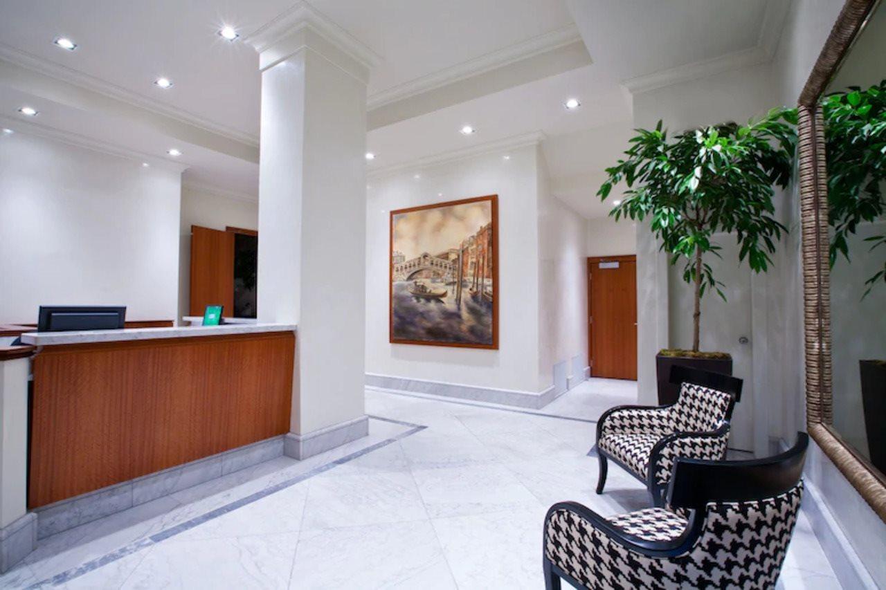 Hotel Rialto Victoria Bagian luar foto